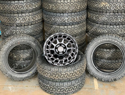 Black swamper alloy wheels - 17",